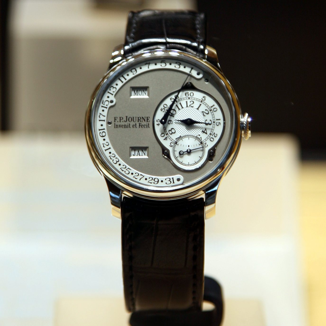 F.P. Journe Octa-series calendar wristwatch with off-centre hours, retrograde date and day and month apertures